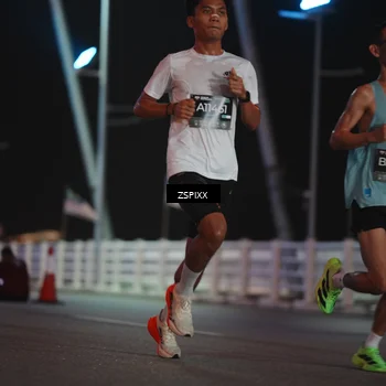 Runner Photo 6156244