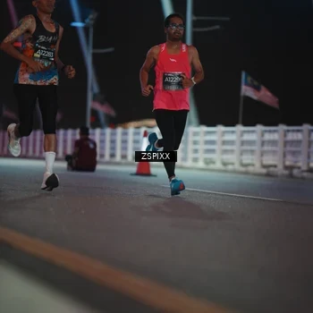 Runner Photo 6156534