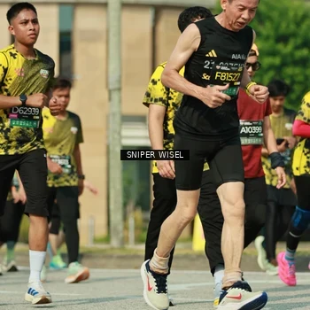 Runner Photo 6156834