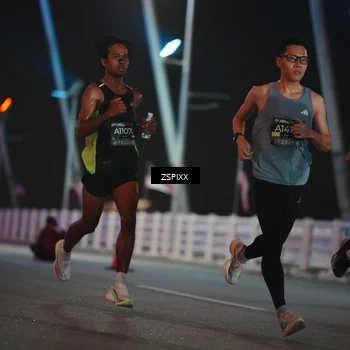 Runner Photo 6156871