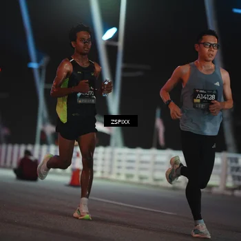 Runner Photo 6156876