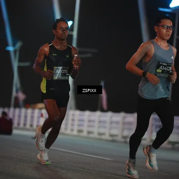Runner Photo 6156891