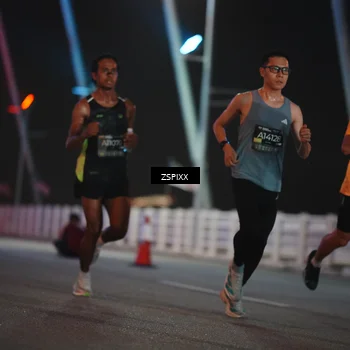 Runner Photo 6156895