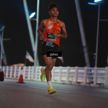 Runner Photo 6156917