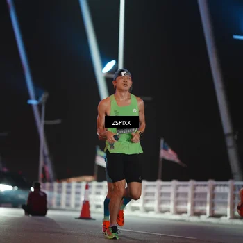 Runner Photo 6157000