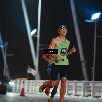 Runner Photo 6157005