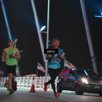 Runner Photo 6157016