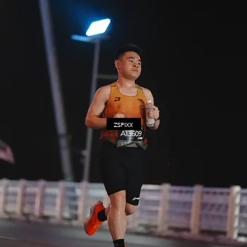 Runner Photo 6157084
