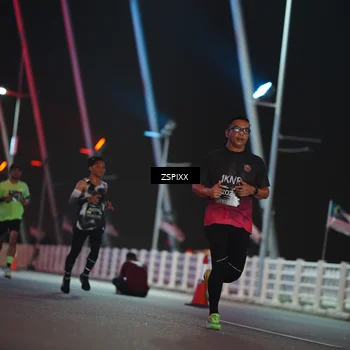 Runner Photo 6157773