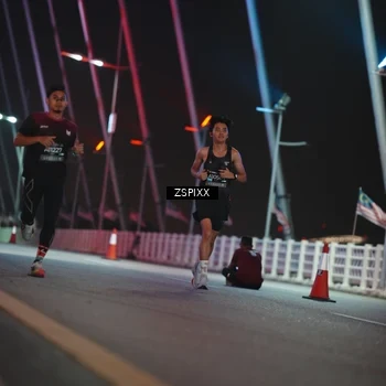 Runner Photo 6157925