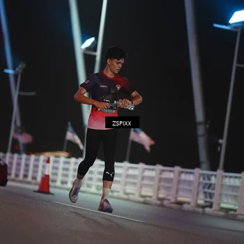 Runner Photo 6158003