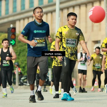 Runner Photo 6158012