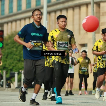 Runner Photo 6158051