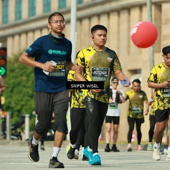 Runner Photo 6158056
