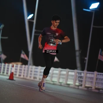 Runner Photo 6158069