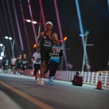 Runner Photo 6158072