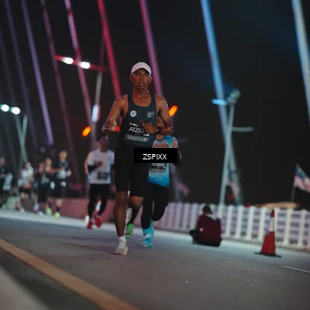 Runner Photo 6158112