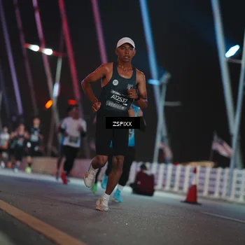 Runner Photo 6158121