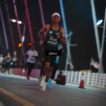 Runner Photo 6158146