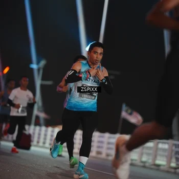 Runner Photo 6158155