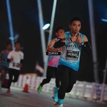 Runner Photo 6158157