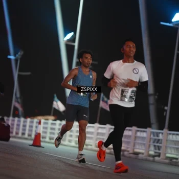 Runner Photo 6158162