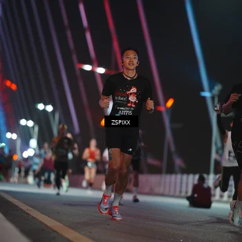 Runner Photo 6158304