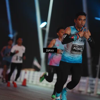 Runner Photo 6158305