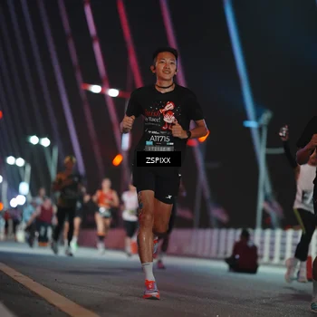 Runner Photo 6158324