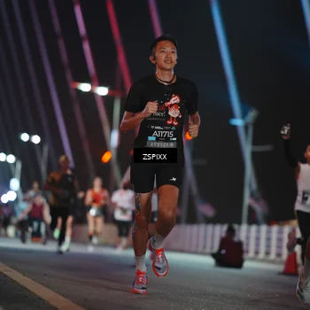 Runner Photo 6158342