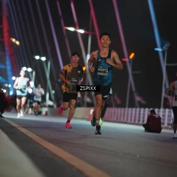 Runner Photo 6158525