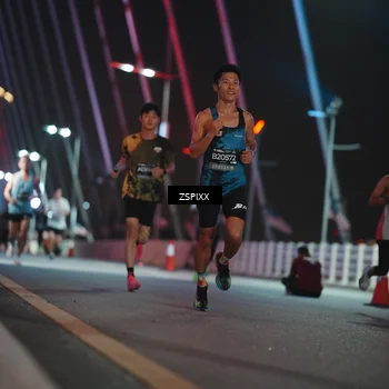 Runner Photo 6158551