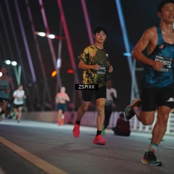 Runner Photo 6158585