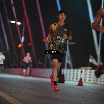 Runner Photo 6158587