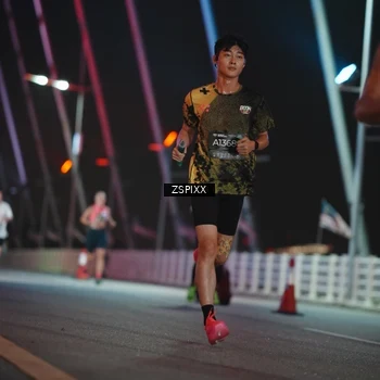 Runner Photo 6158593