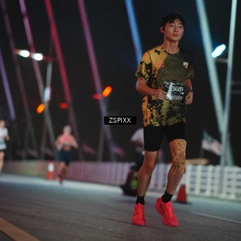 Runner Photo 6158600