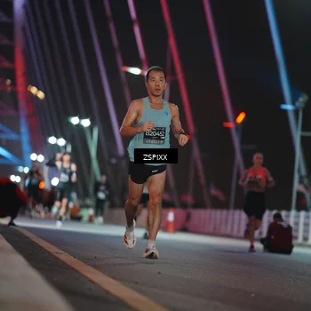 Runner Photo 6158608