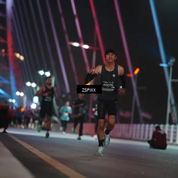 Runner Photo 6158711
