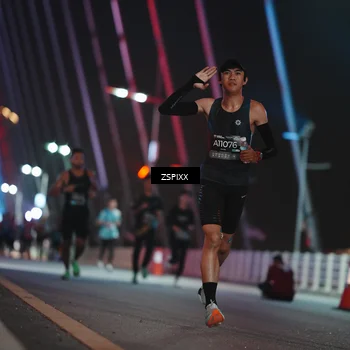 Runner Photo 6158743