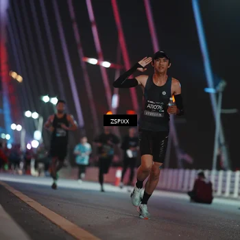 Runner Photo 6158746