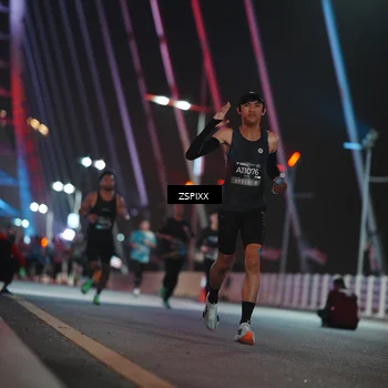 Runner Photo 6158750