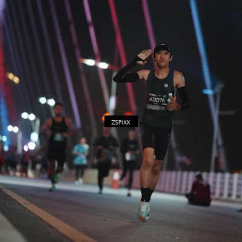 Runner Photo 6158762