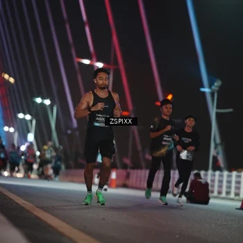 Runner Photo 6158812
