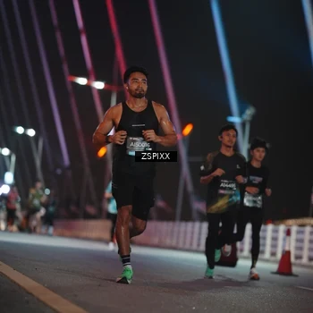 Runner Photo 6158814