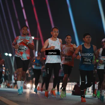 Runner Photo 6158923