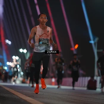 Runner Photo 6159044