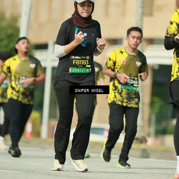 Runner Photo 6159153