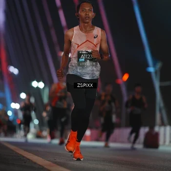 Runner Photo 6159315