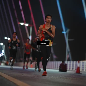 Runner Photo 6159578