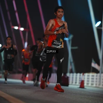 Runner Photo 6159701